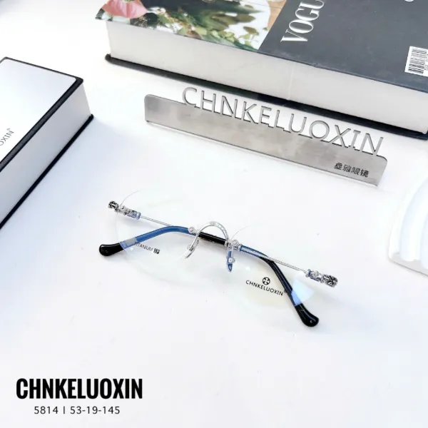 Gọng kính titan không viền CHNKELUOXIN 5814 có càng chạm hoa văn