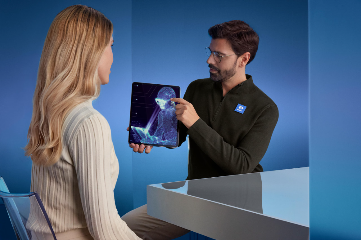 Cách nhận biết tròng kính Essilor chính hãng
